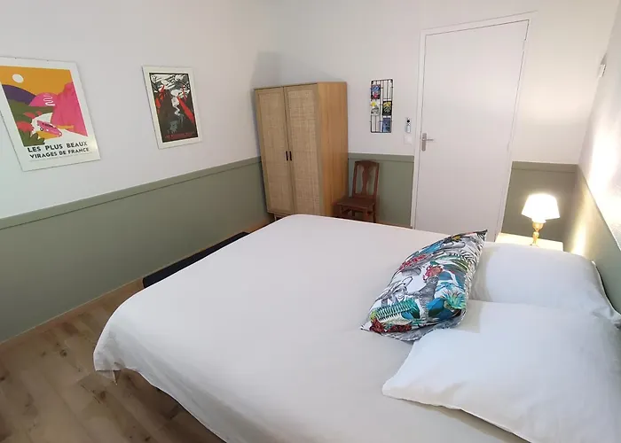 Grand Appartement Avec Jardin Bretenoux